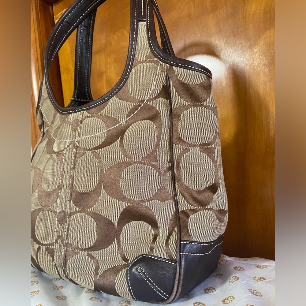Coach Purse - Picture 10 of 12
